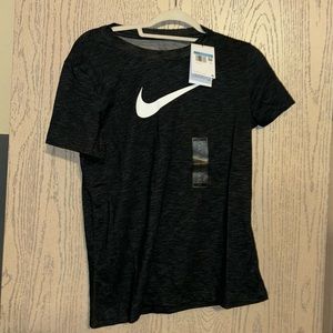 Women’s Nike tshirt NWT
